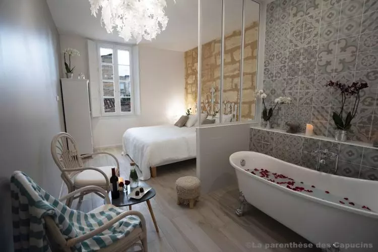 Chambre d-hotes romantique a Bordeaux – Vue d-ensemble - La Parenthese des Capucins