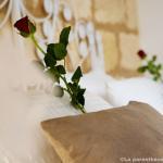 Maison d-hotes a Bordeaux - La Parenthese des Capucins – Coussins romantiques