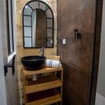 Maison et chambres d-hotes a Bordeaux – Vue globale de la salle de bain