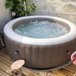 Votre bain a remous prive dans votre chambre exotique