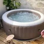 Votre bain a remous prive dans votre chambre exotique